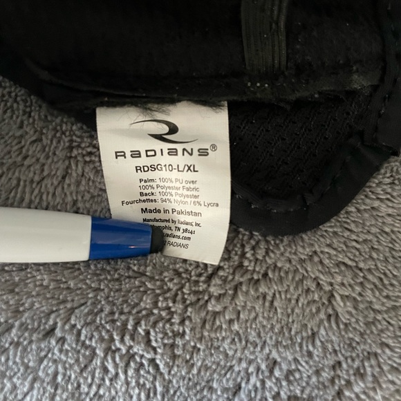 Radians black gloves - Picture 3 of 3